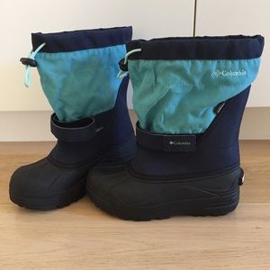 Columbia Boys Snow Boots in Blue and Turquoise